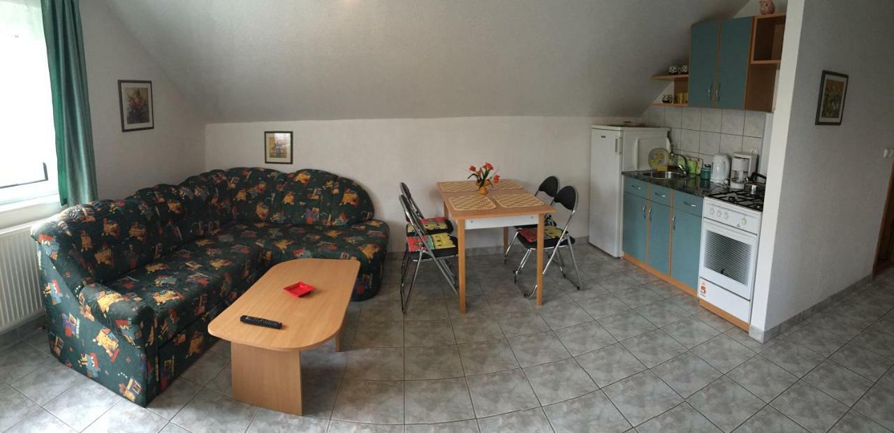 Frankie Holiday Apartment Iii. Balatongyorok Ngoại thất bức ảnh